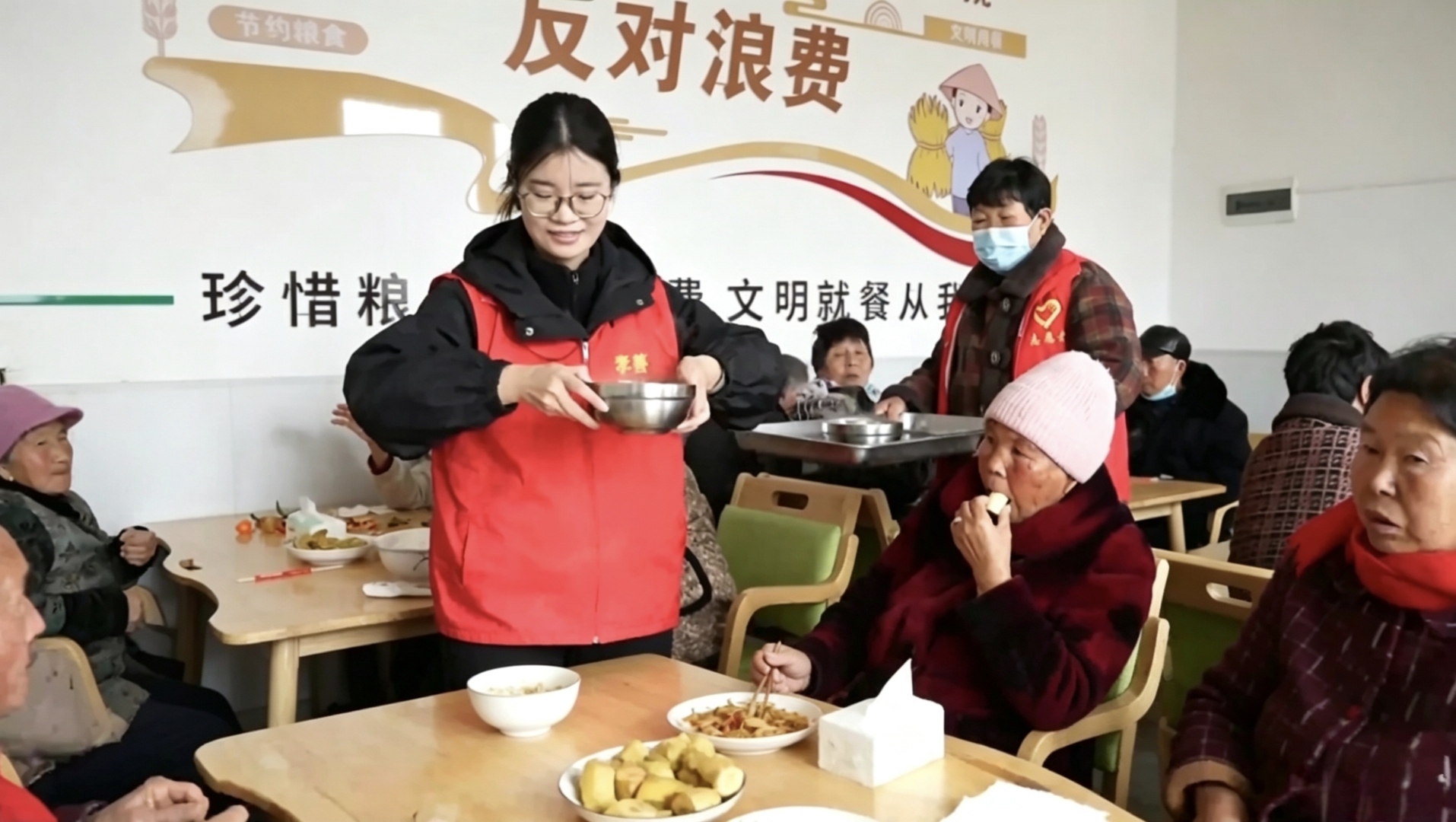 向下扎根 向上生长——河南省乡村振兴村级协理员以青春写担当